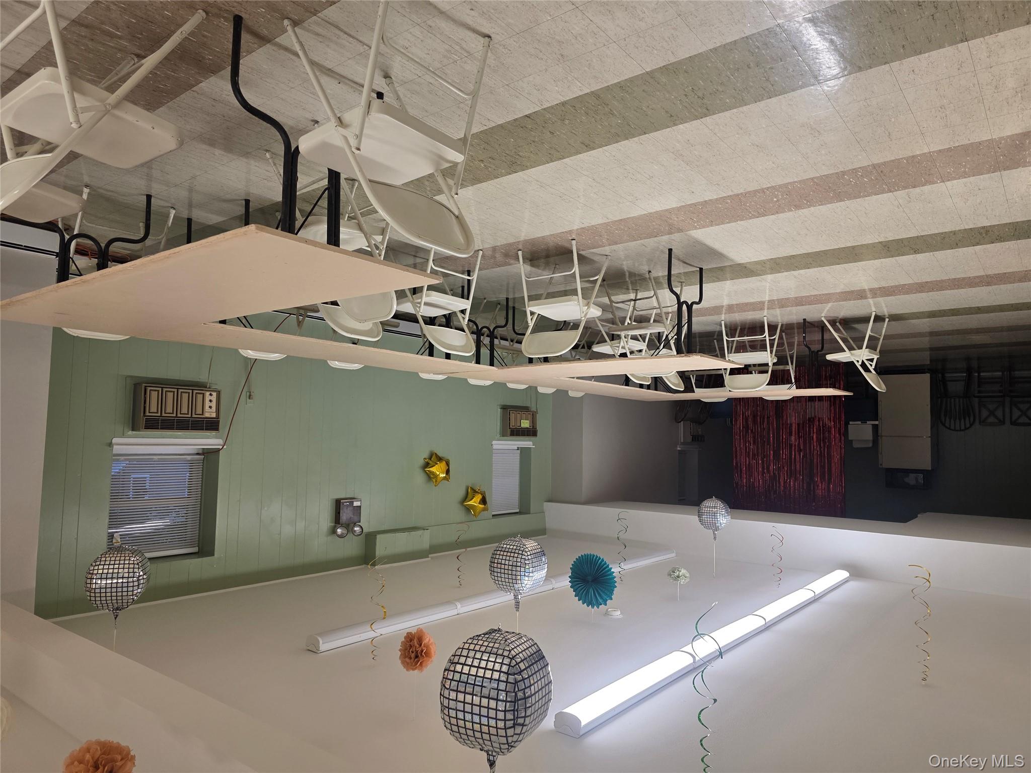 596 Broadway # 16B, Lynbrook, NY 11563