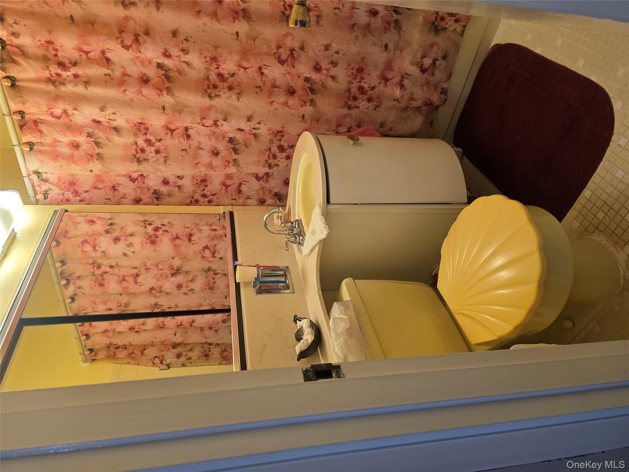 596 Broadway # 16B, Lynbrook, NY 11563