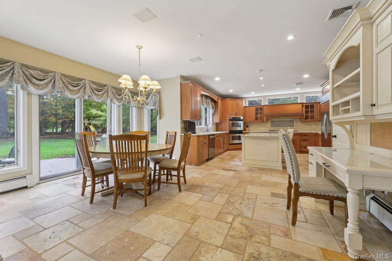 39 Oxford Drive, Montebello, NY 10901