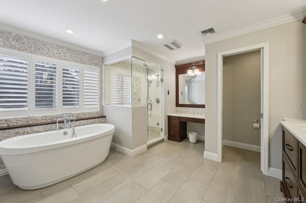 39 Oxford Drive, Montebello, NY 10901