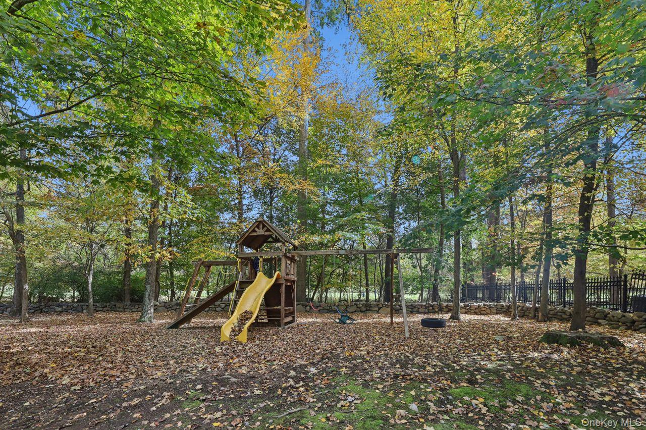 39 Oxford Drive, Montebello, NY 10901