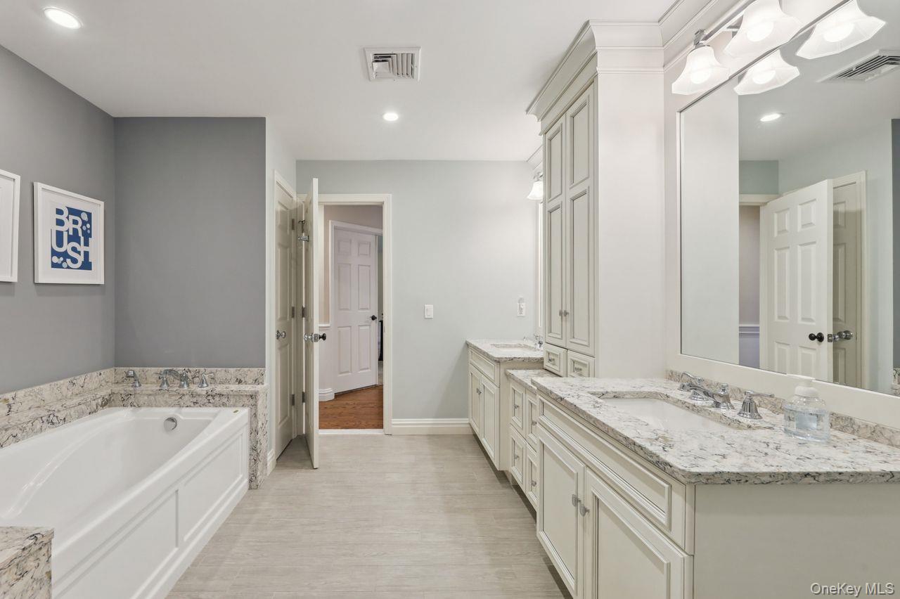 39 Oxford Drive, Montebello, NY 10901