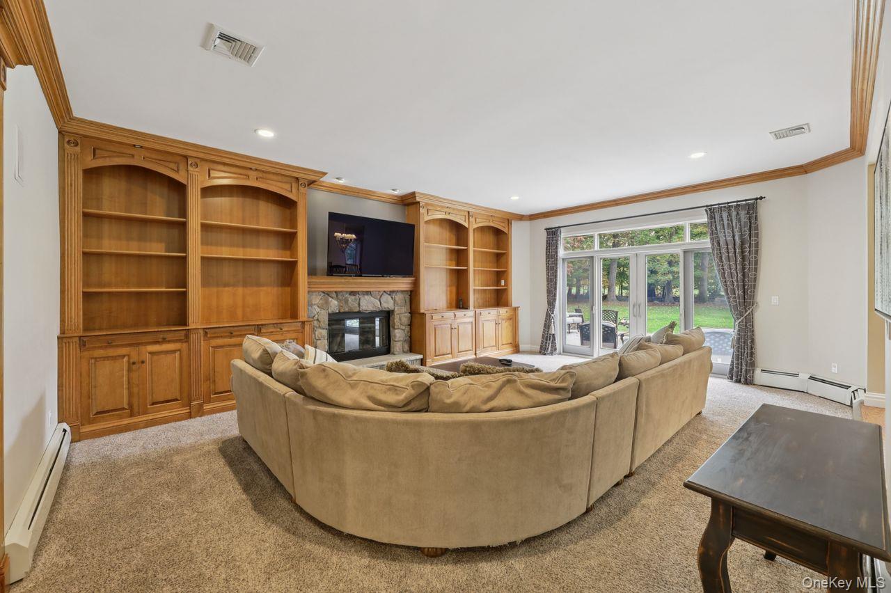 39 Oxford Drive, Montebello, NY 10901