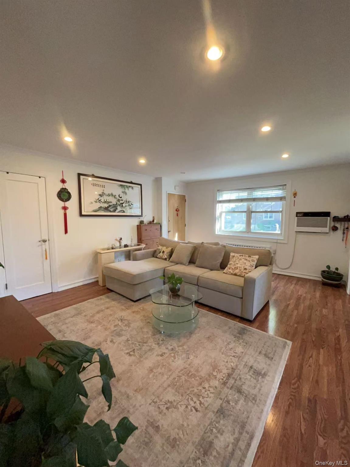 255-10 61st Avenue # 907, Little Neck, NY 11362