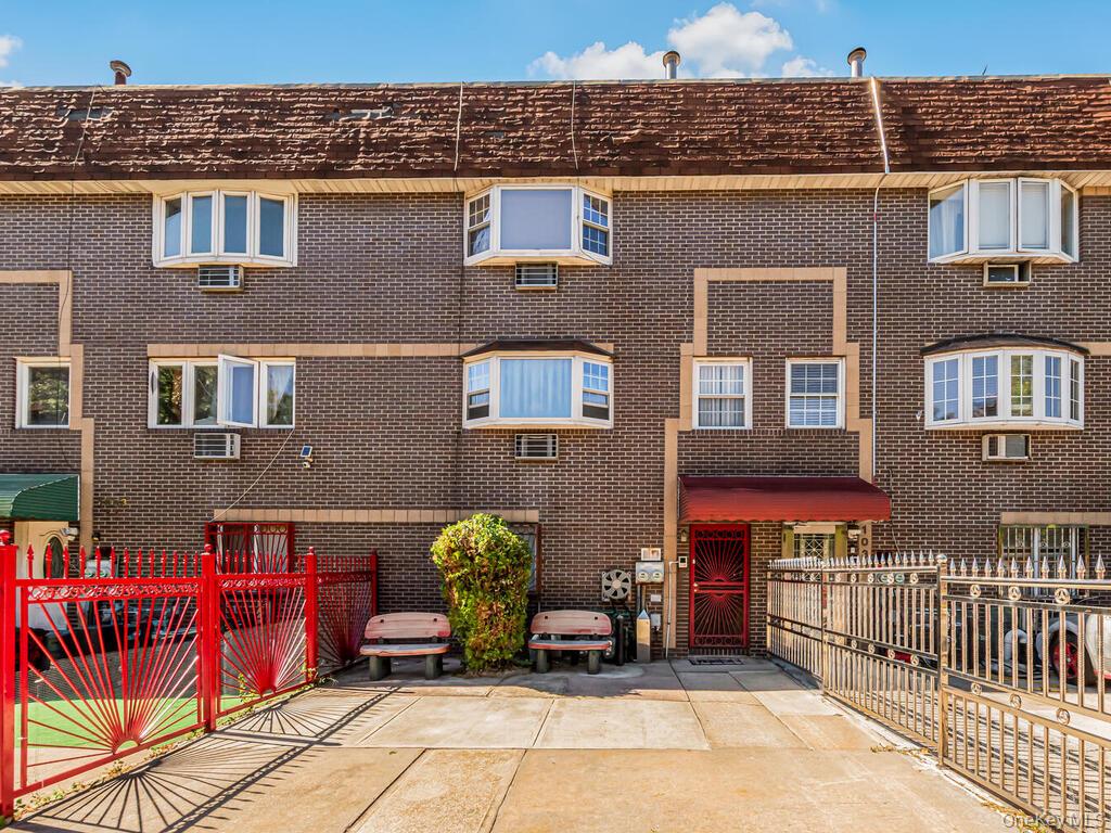 1035 Bryant Avenue, Bronx, NY 10459