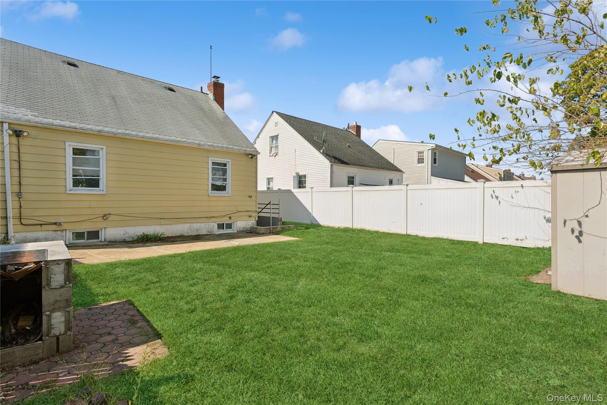 335 Locust Avenue, Uniondale, NY 11553