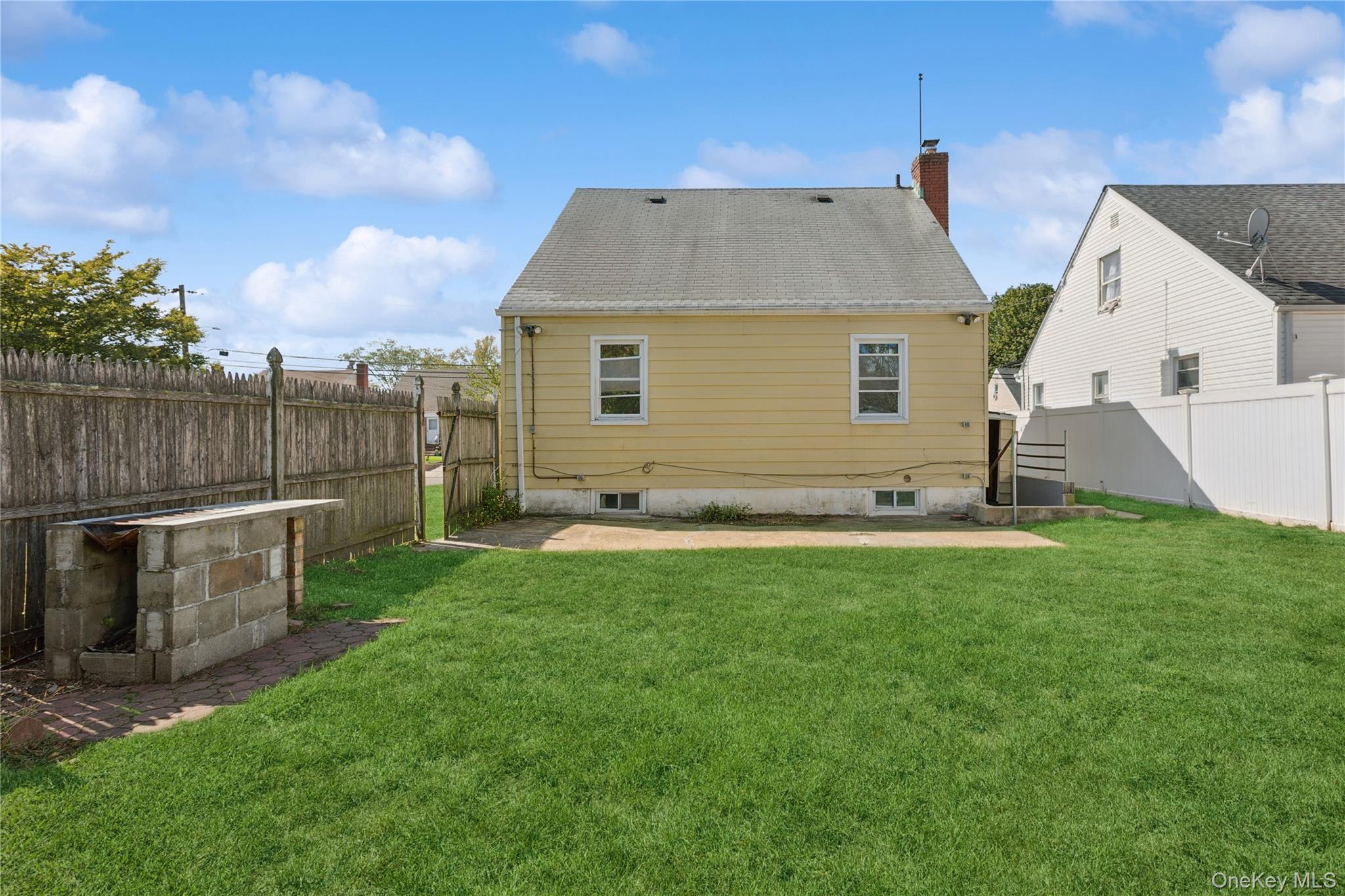 335 Locust Avenue, Uniondale, NY 11553