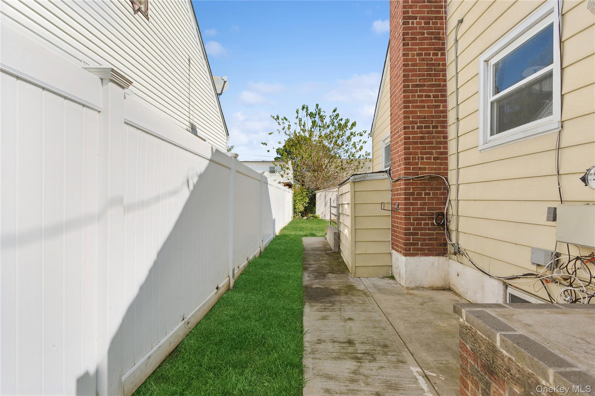 335 Locust Avenue, Uniondale, NY 11553