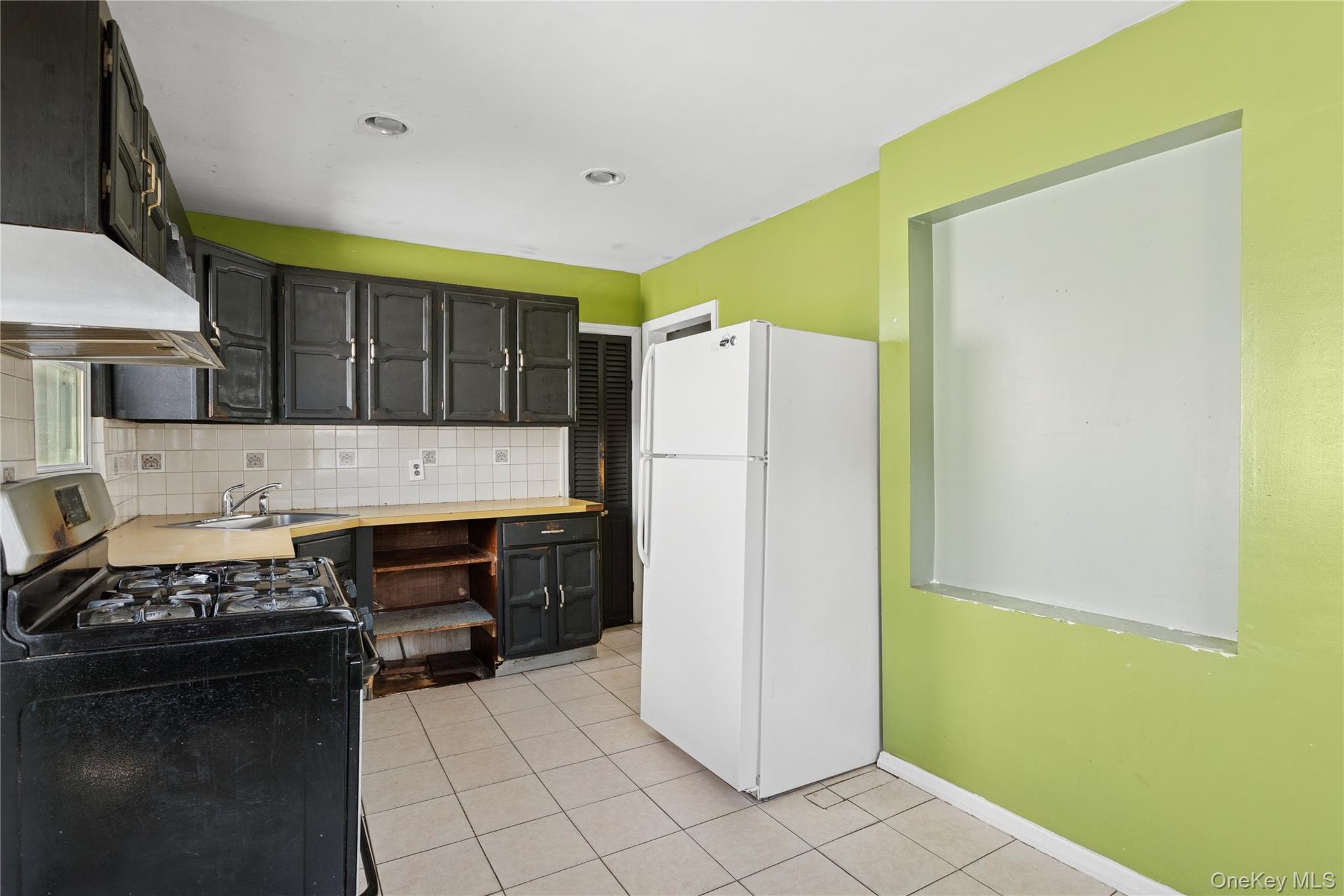 335 Locust Avenue, Uniondale, NY 11553