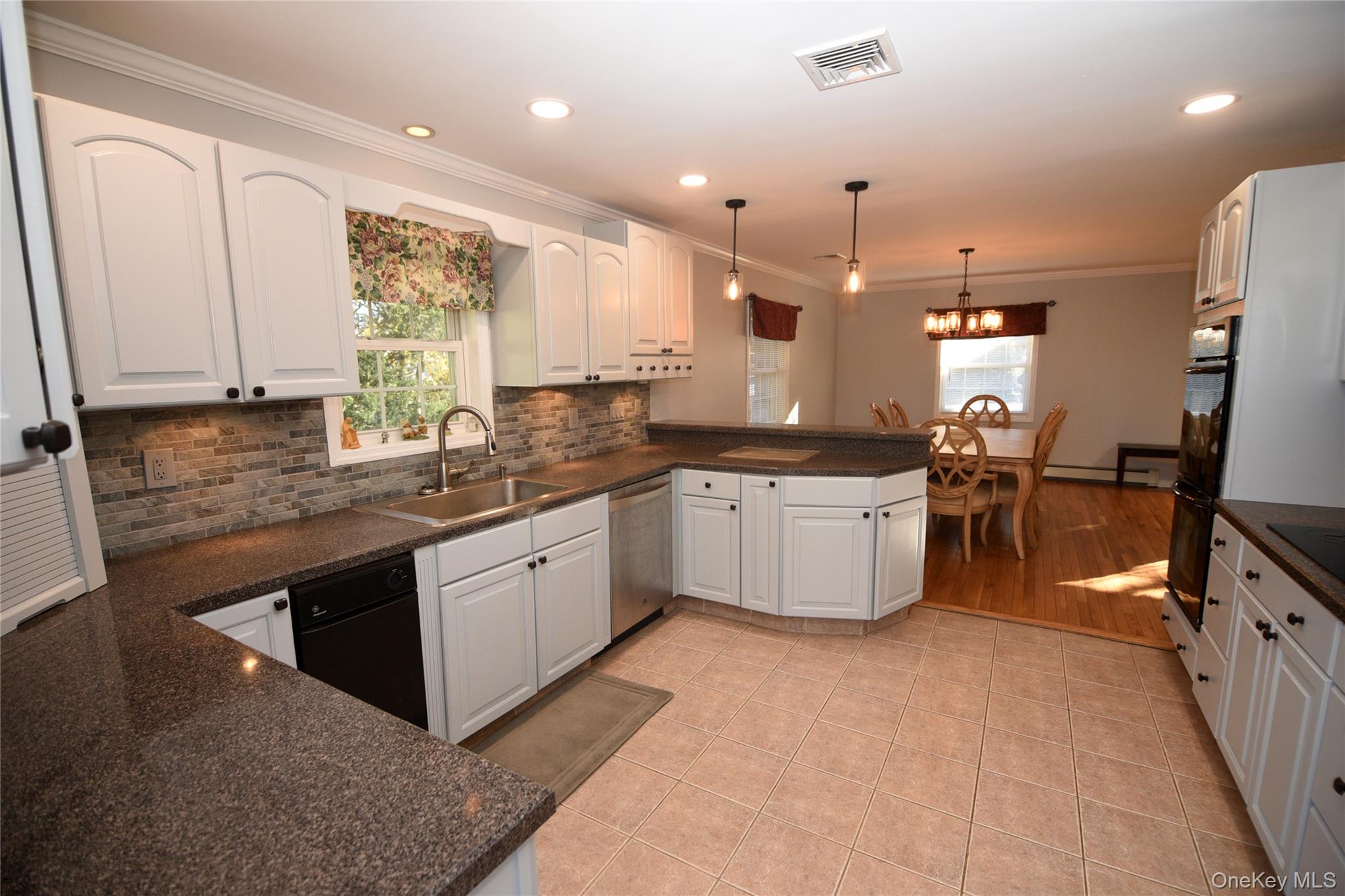 11 Lakeview Terrace, Mahopac, NY 10541