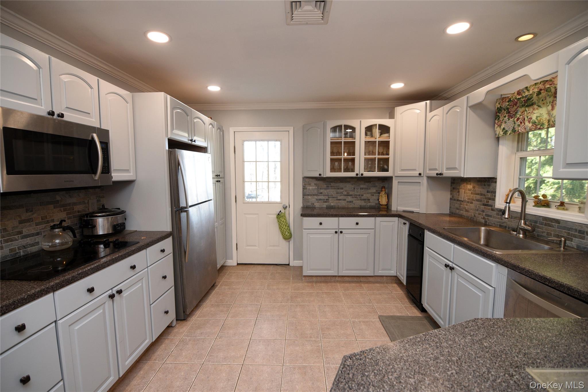 11 Lakeview Terrace, Mahopac, NY 10541