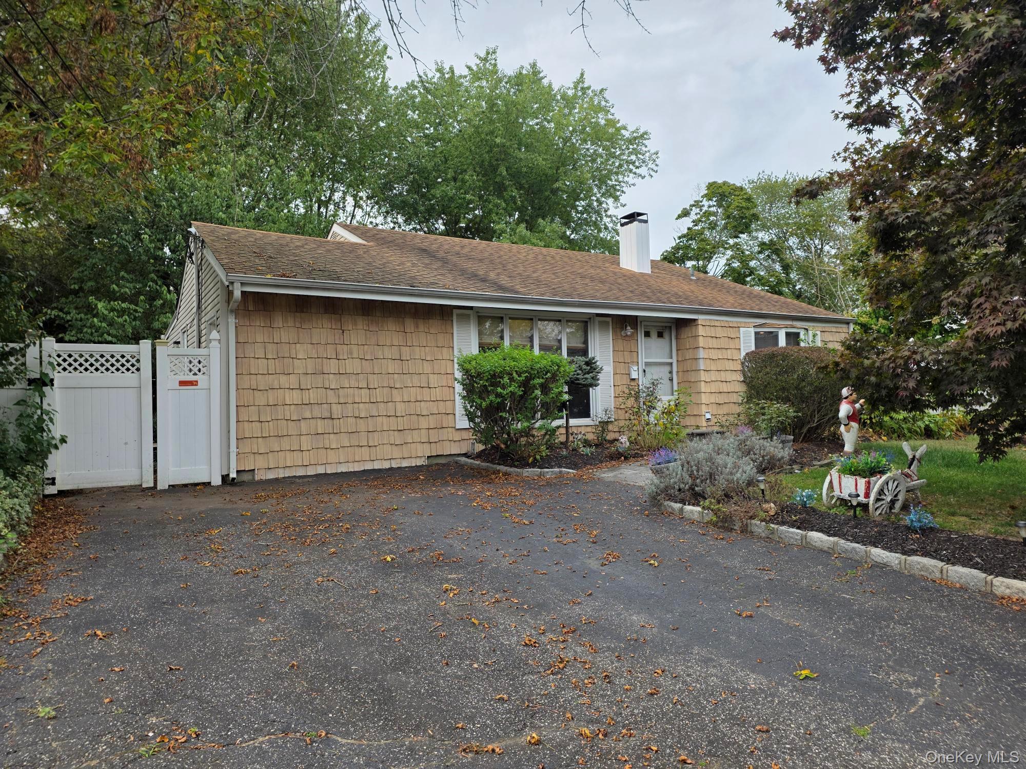 3106 Devon Avenue, Medford, NY 11763