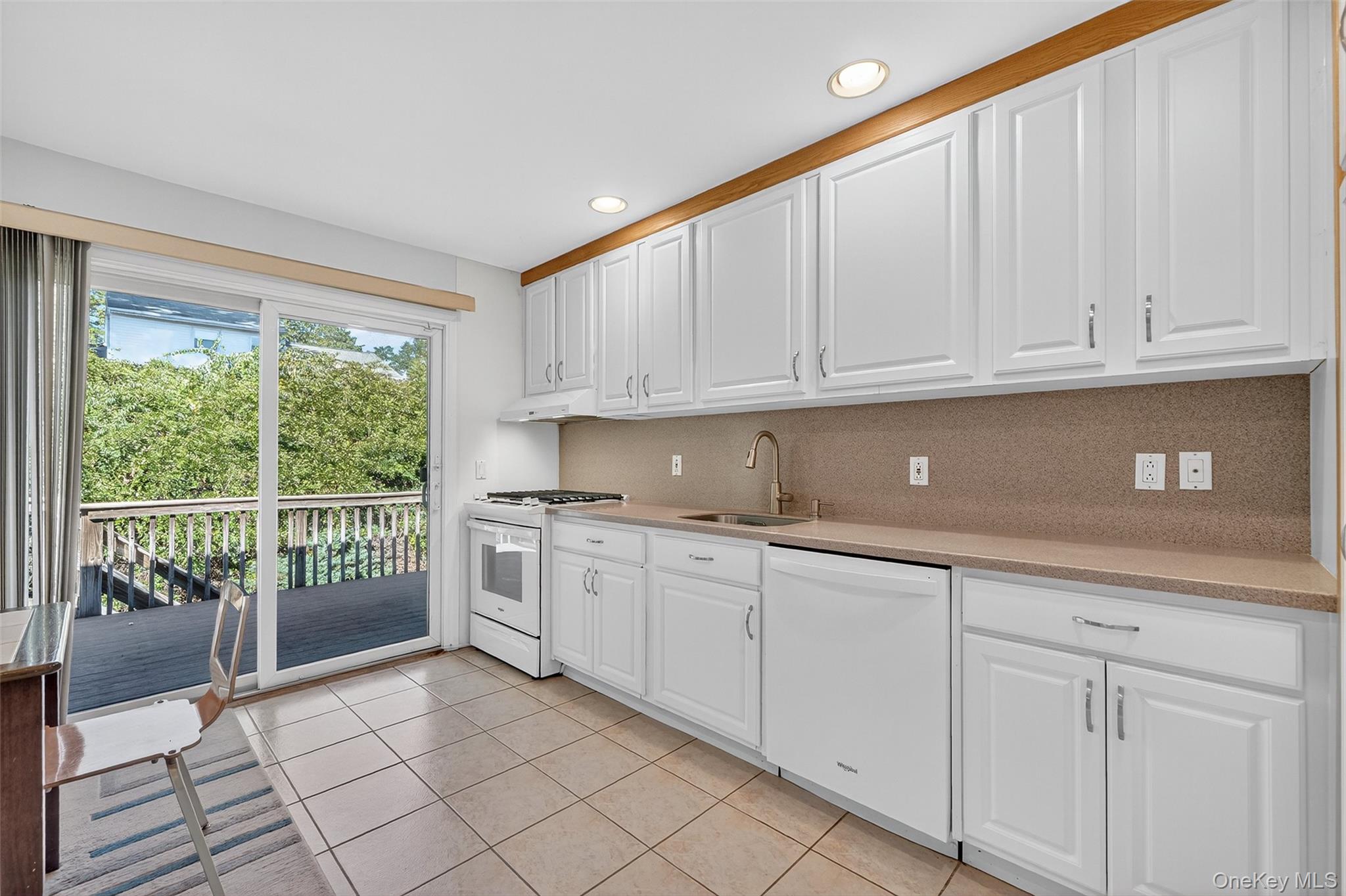 7 Dogwood Lane, Orangeburg, NY 10962