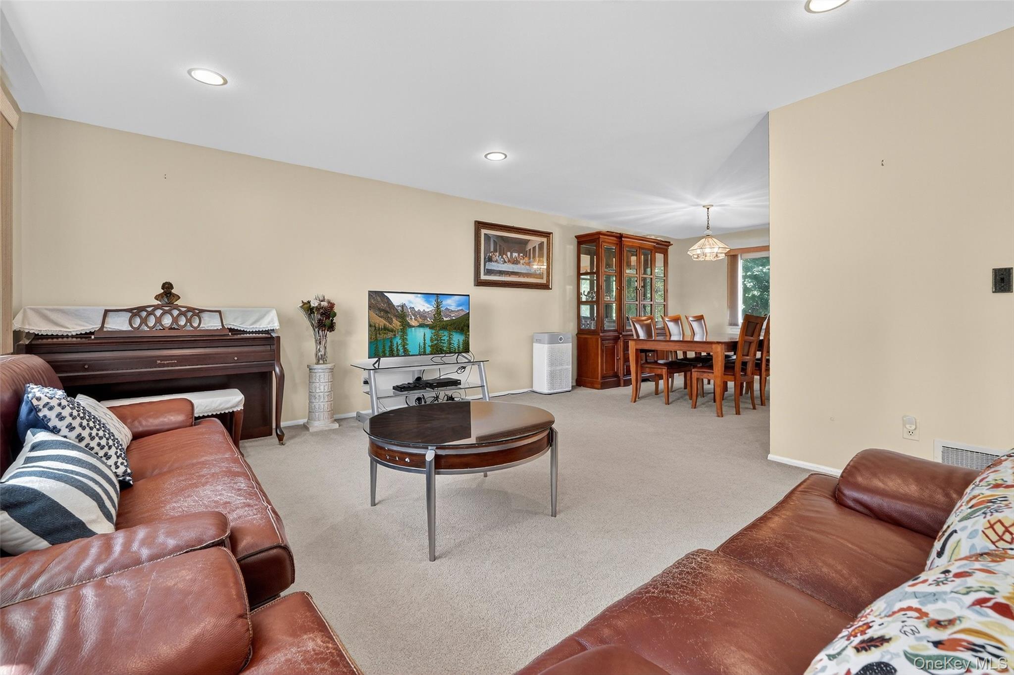 7 Dogwood Lane, Orangeburg, NY 10962