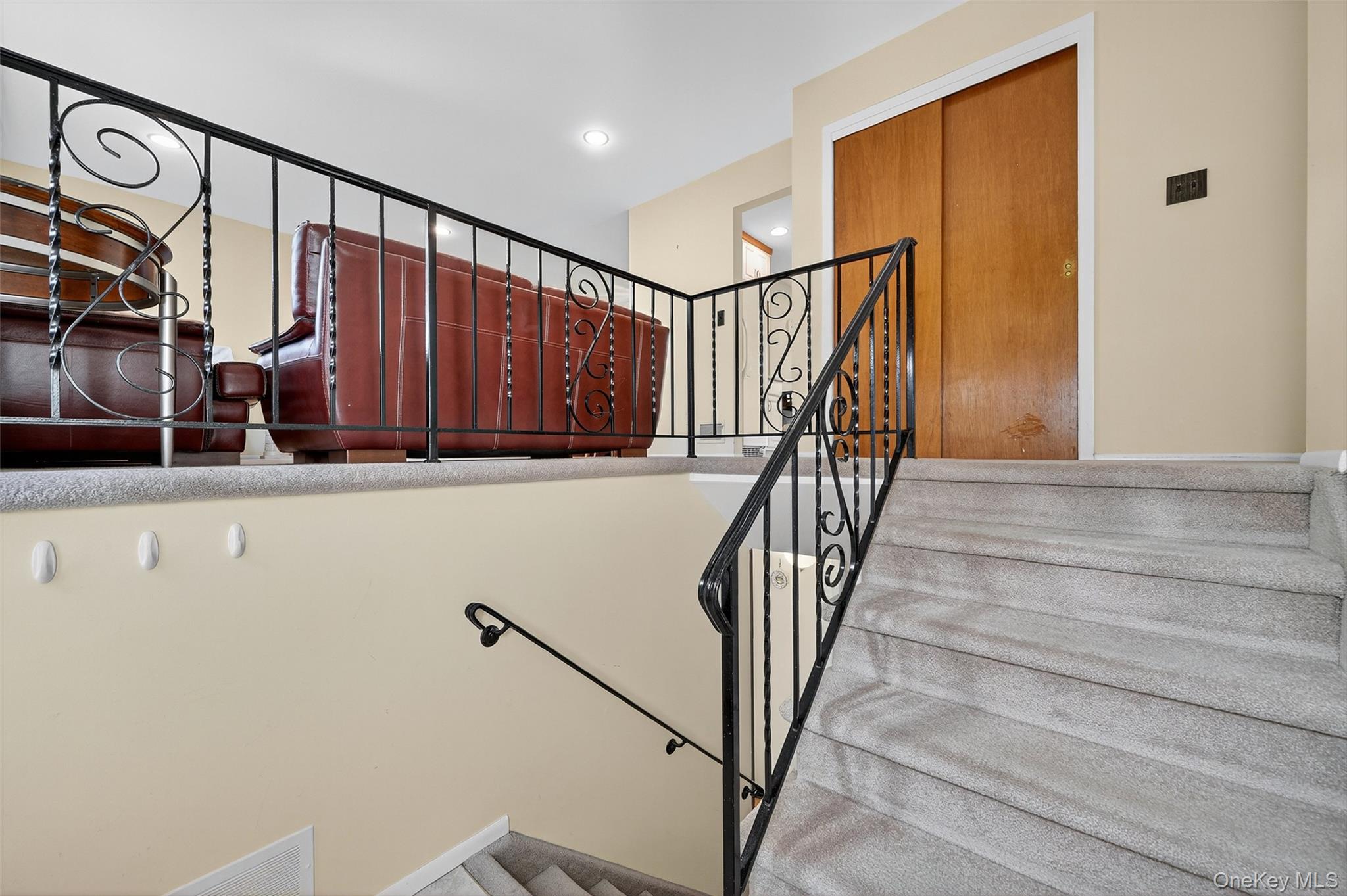 7 Dogwood Lane, Orangeburg, NY 10962