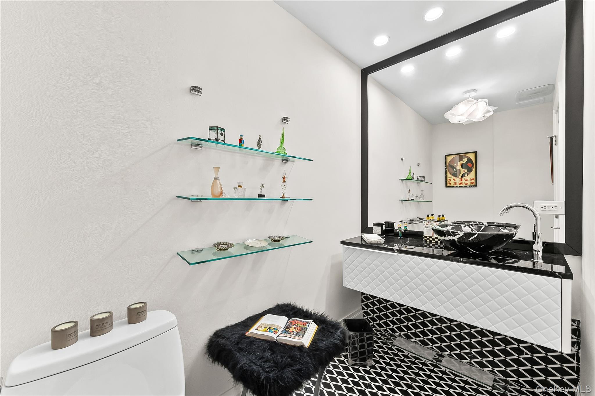 41 Fox Ridge, Roslyn, NY 11576