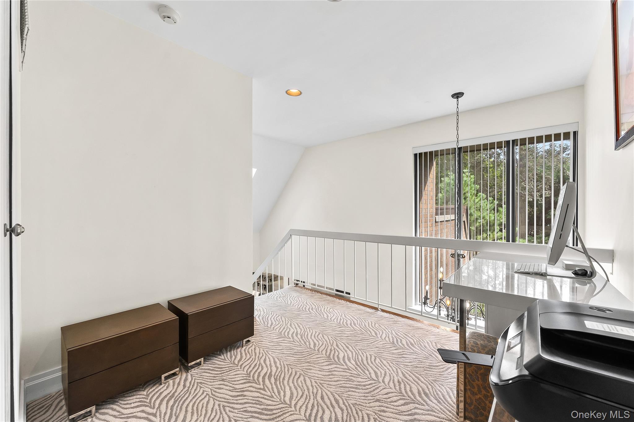 41 Fox Ridge, Roslyn, NY 11576