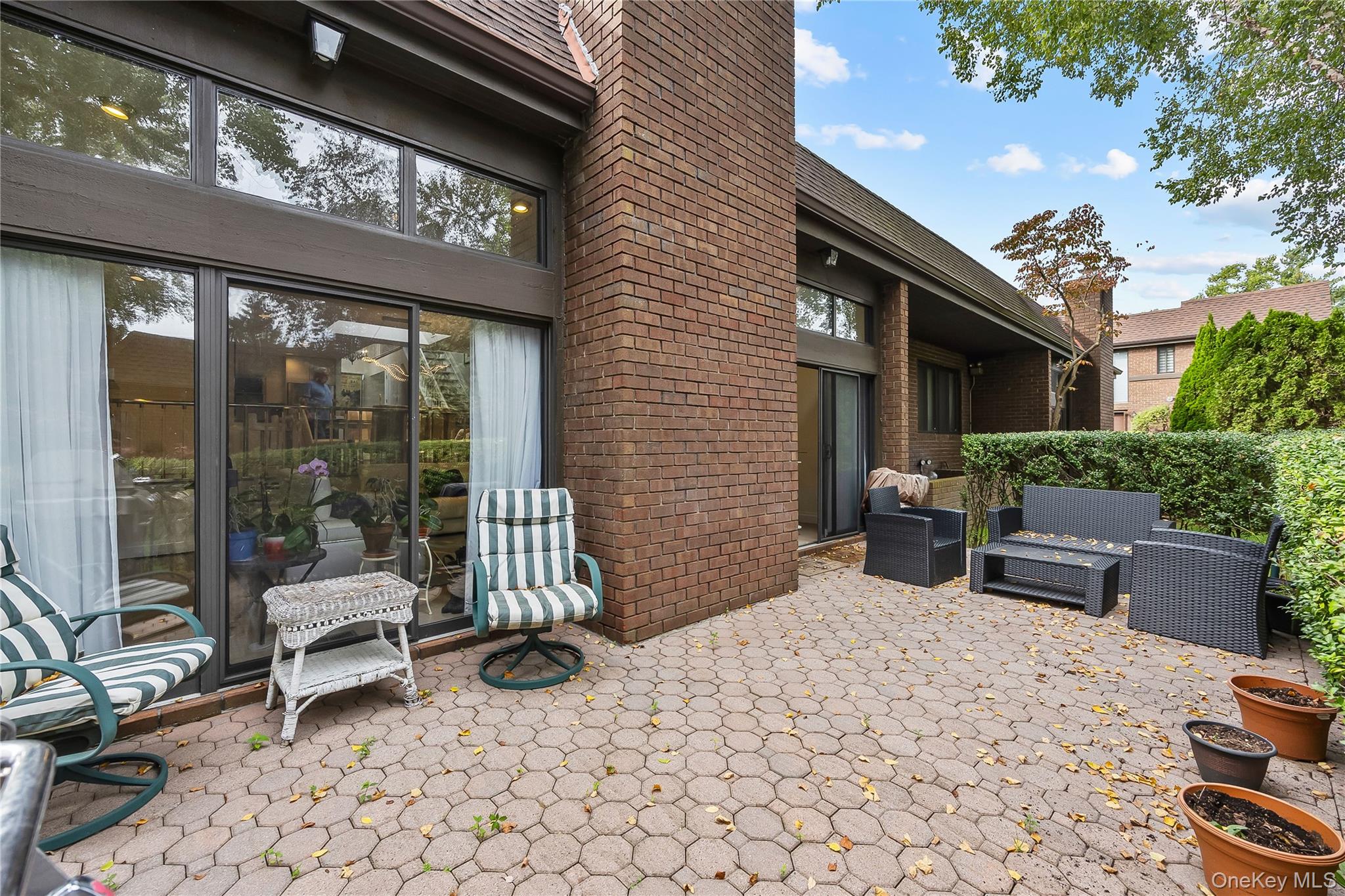 41 Fox Ridge, Roslyn, NY 11576