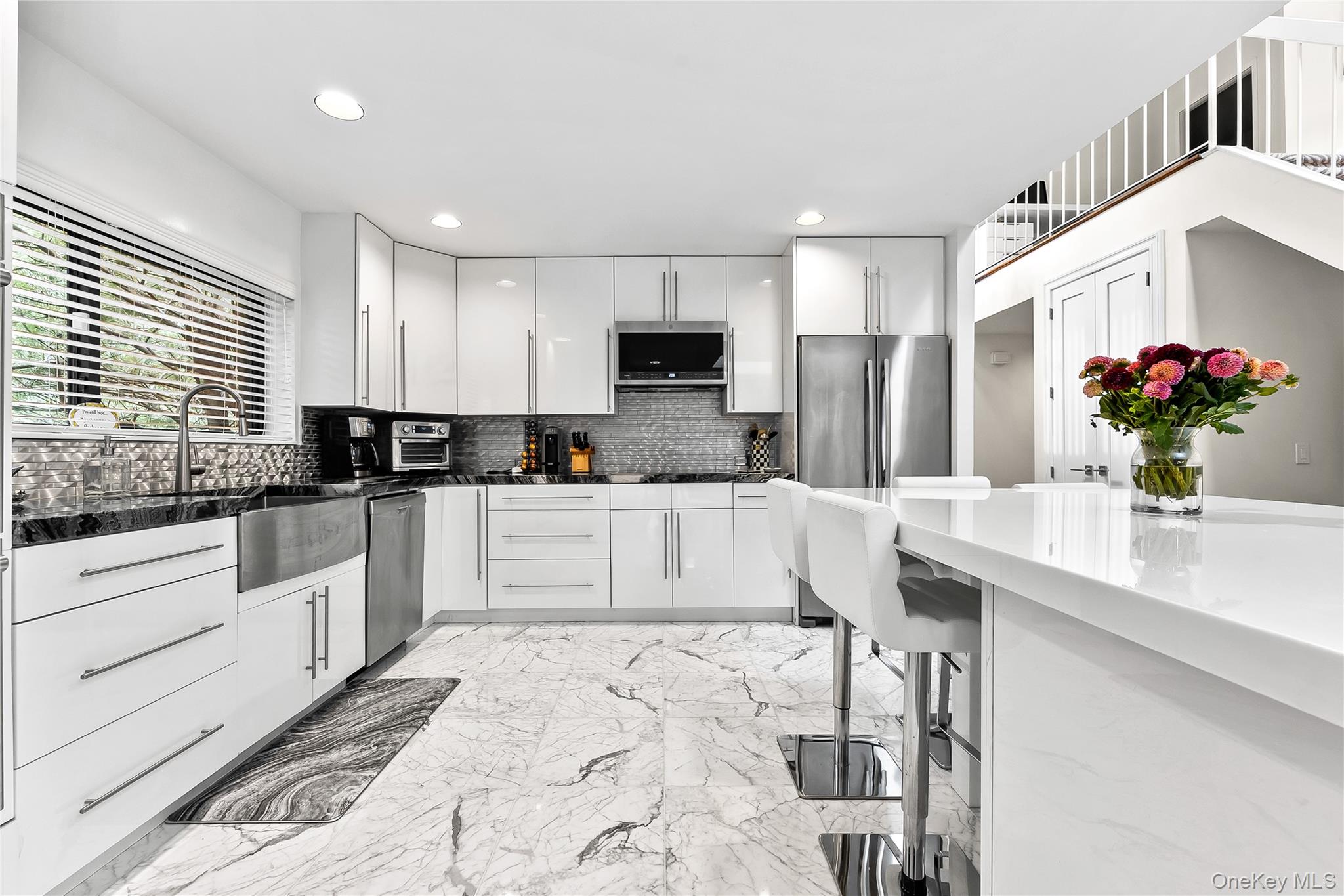 41 Fox Ridge, Roslyn, NY 11576