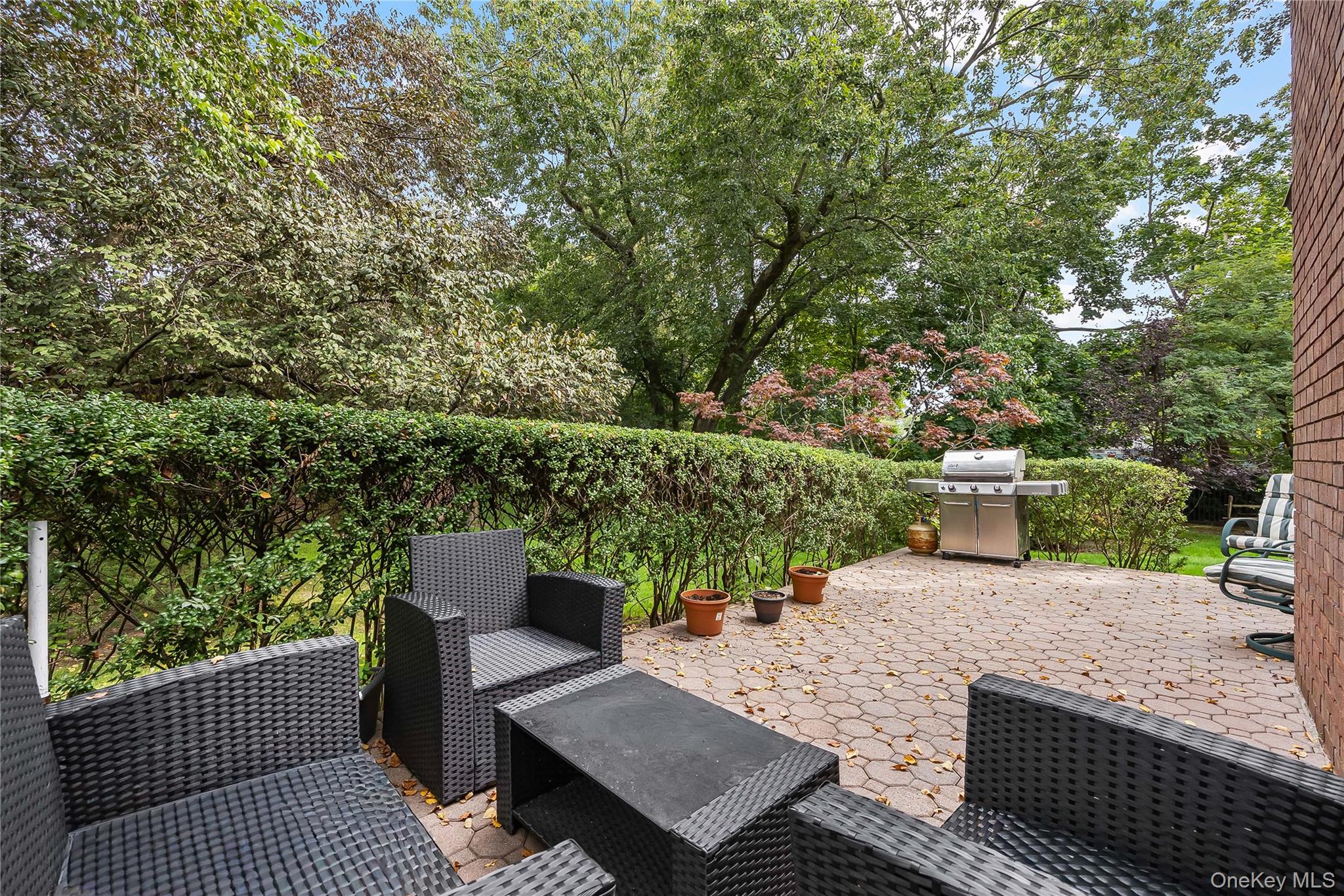 41 Fox Ridge, Roslyn, NY 11576