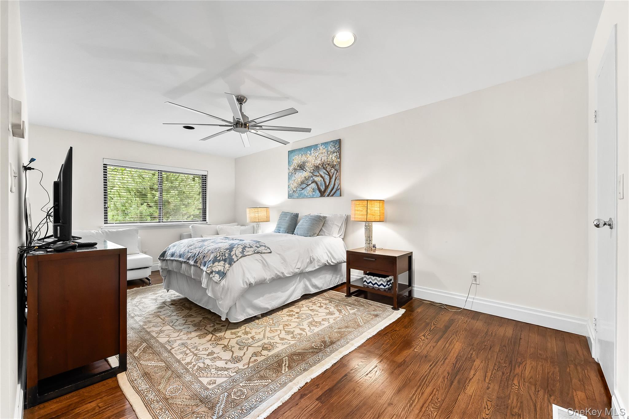 41 Fox Ridge, Roslyn, NY 11576