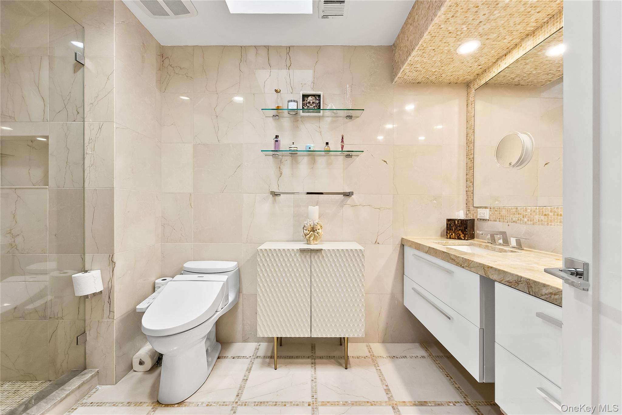 41 Fox Ridge, Roslyn, NY 11576