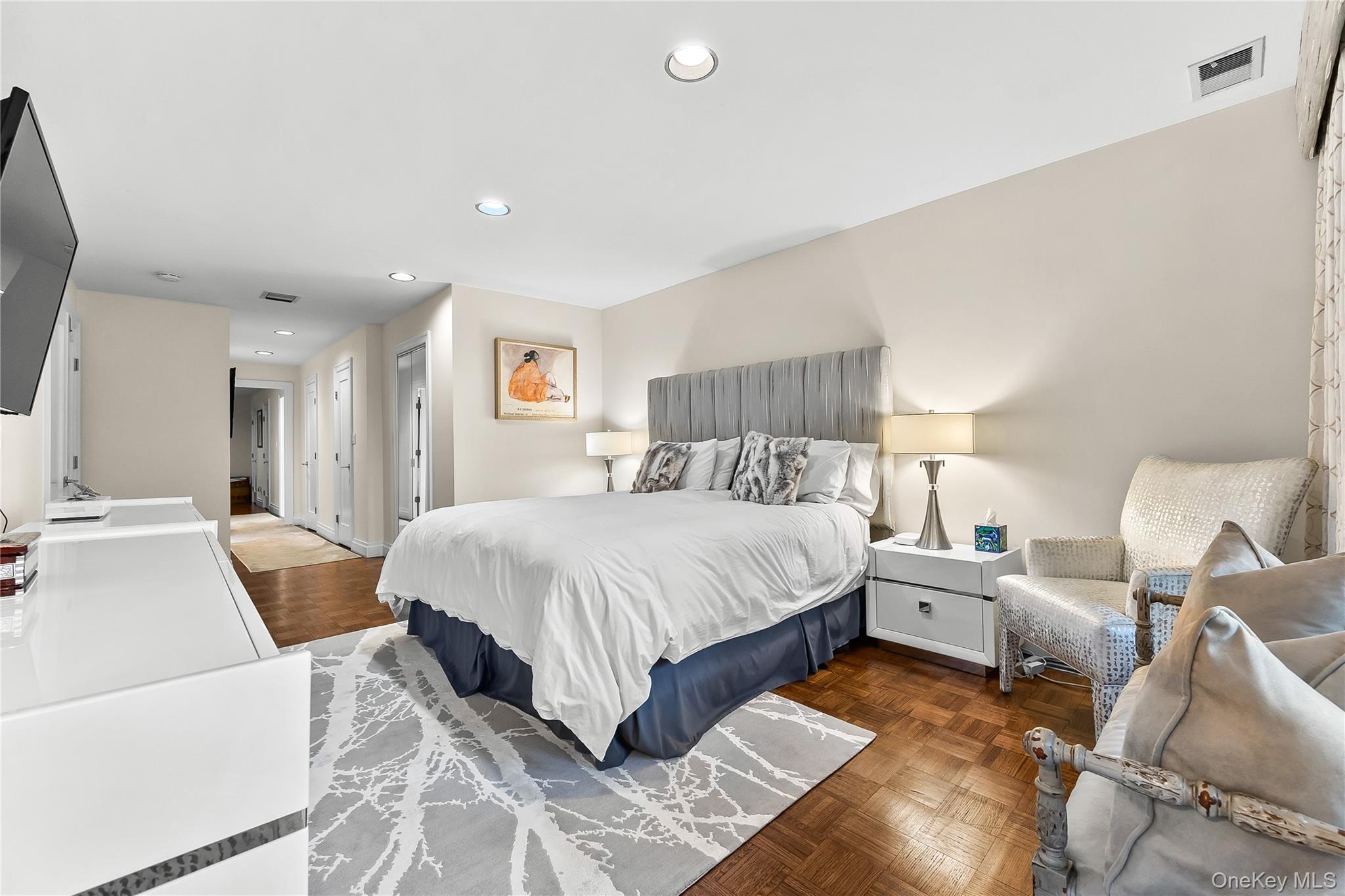 41 Fox Ridge, Roslyn, NY 11576