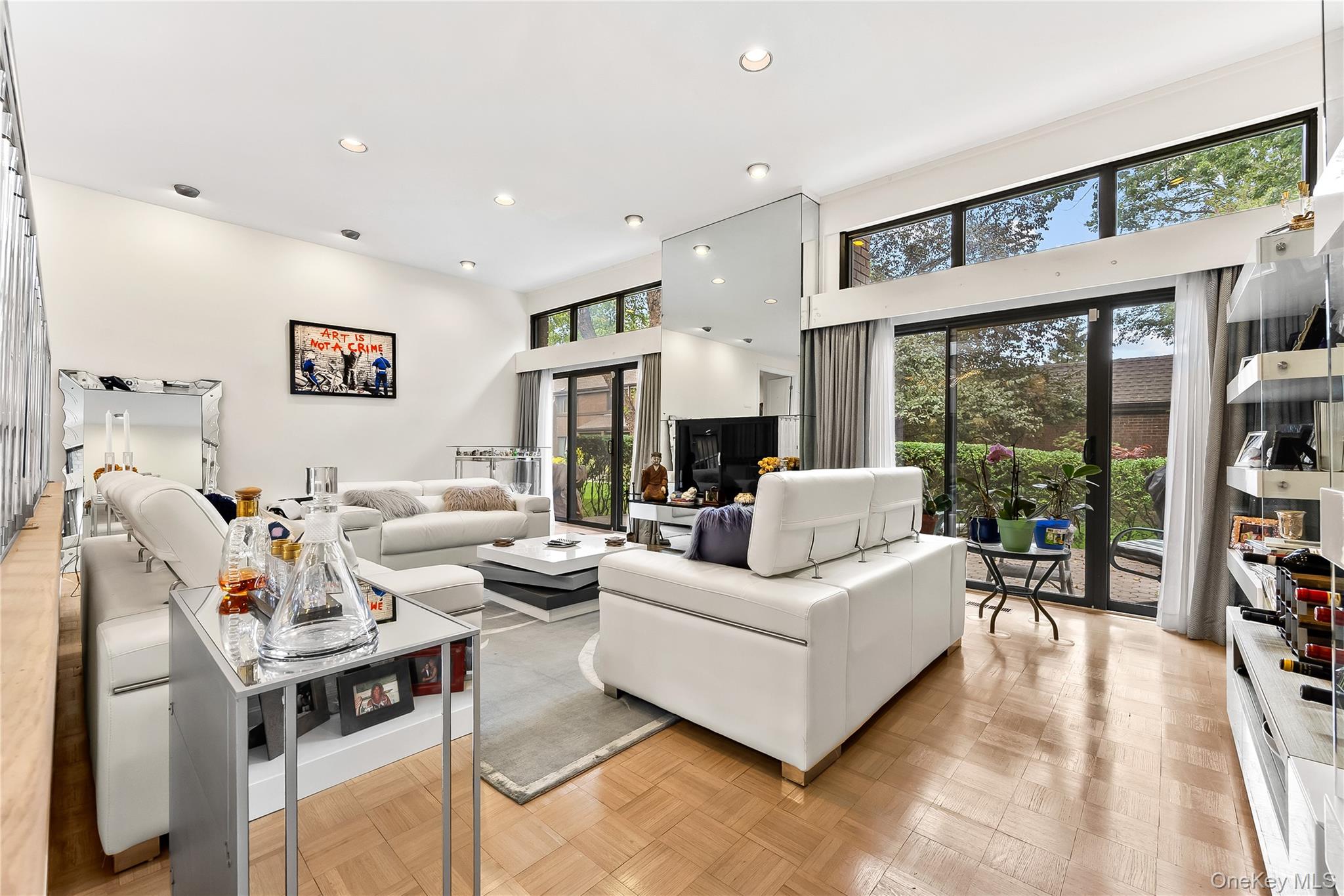 41 Fox Ridge, Roslyn, NY 11576