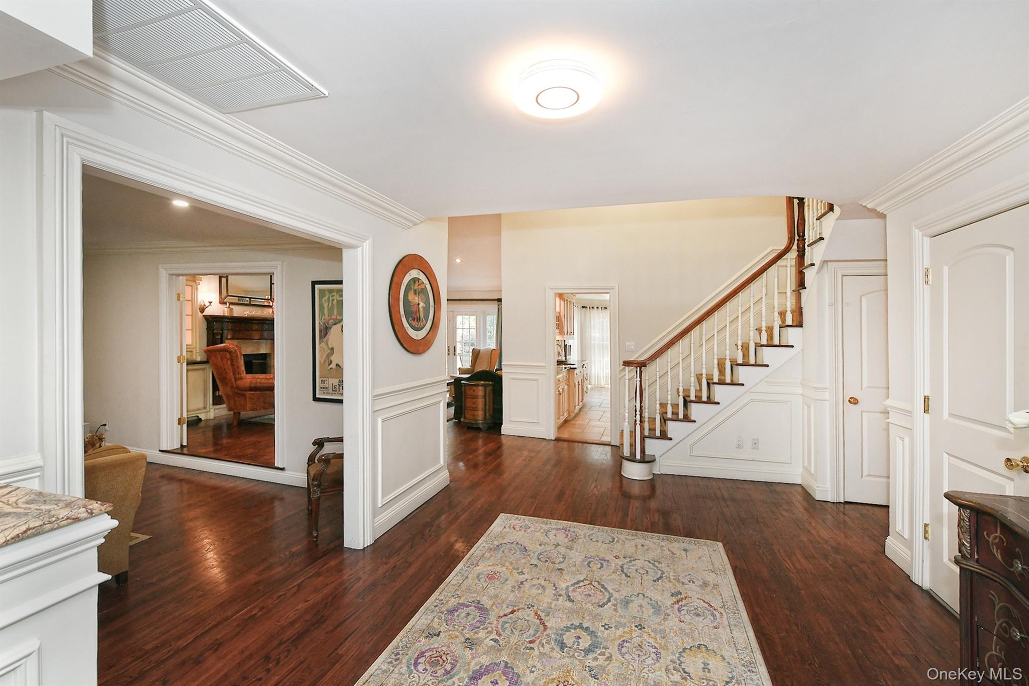 22 West Drive, Manhasset, NY 11030