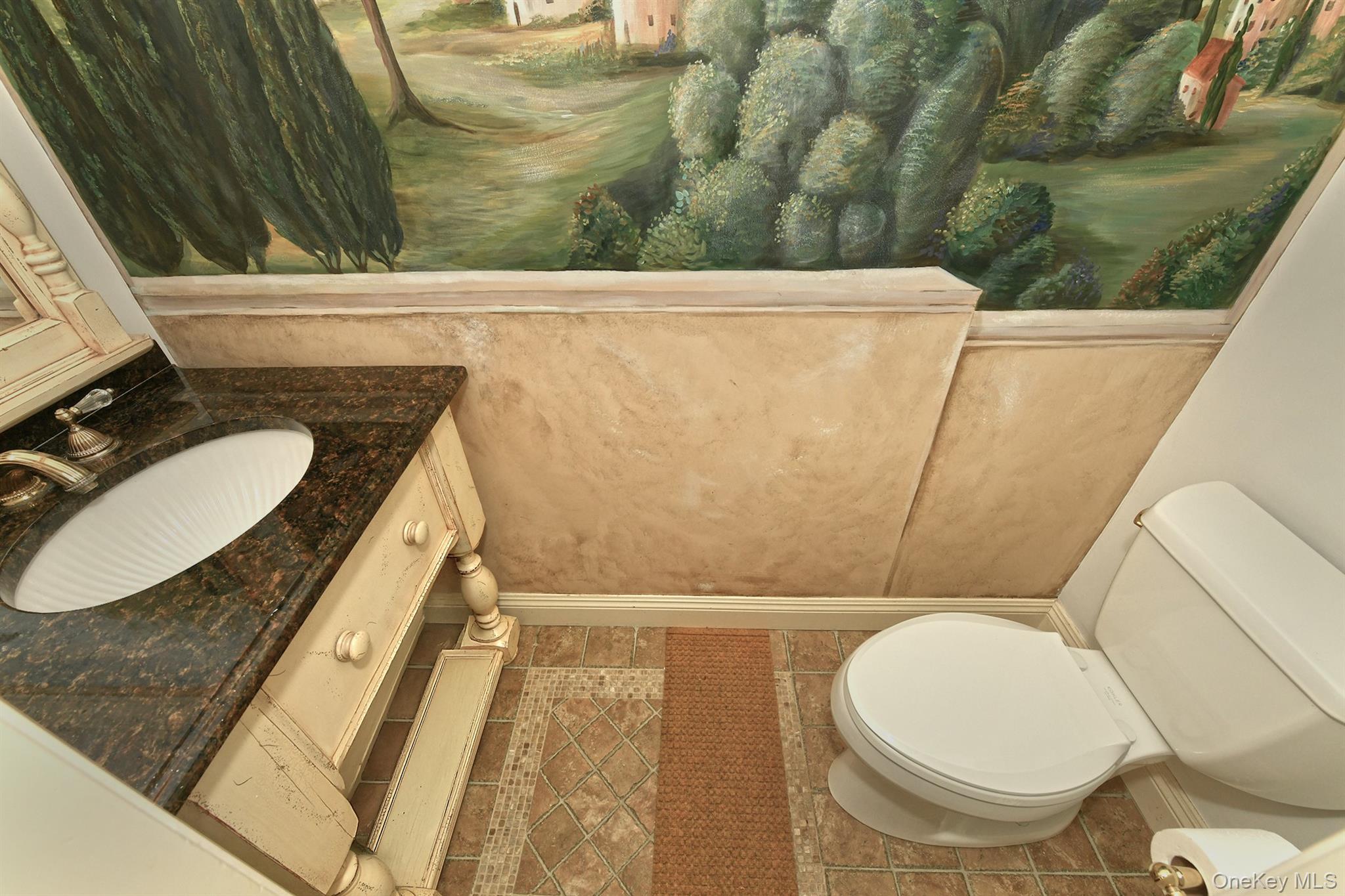 22 West Drive, Manhasset, NY 11030