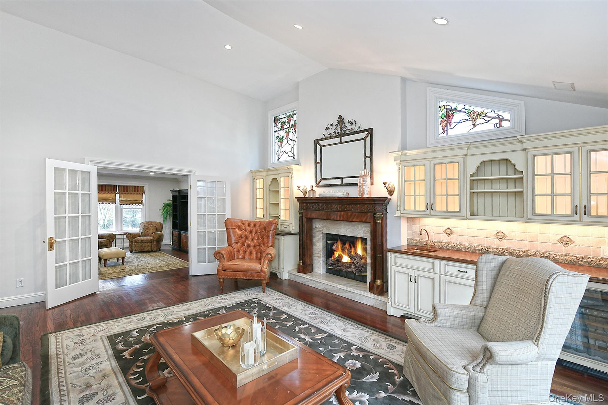 22 West Drive, Manhasset, NY 11030