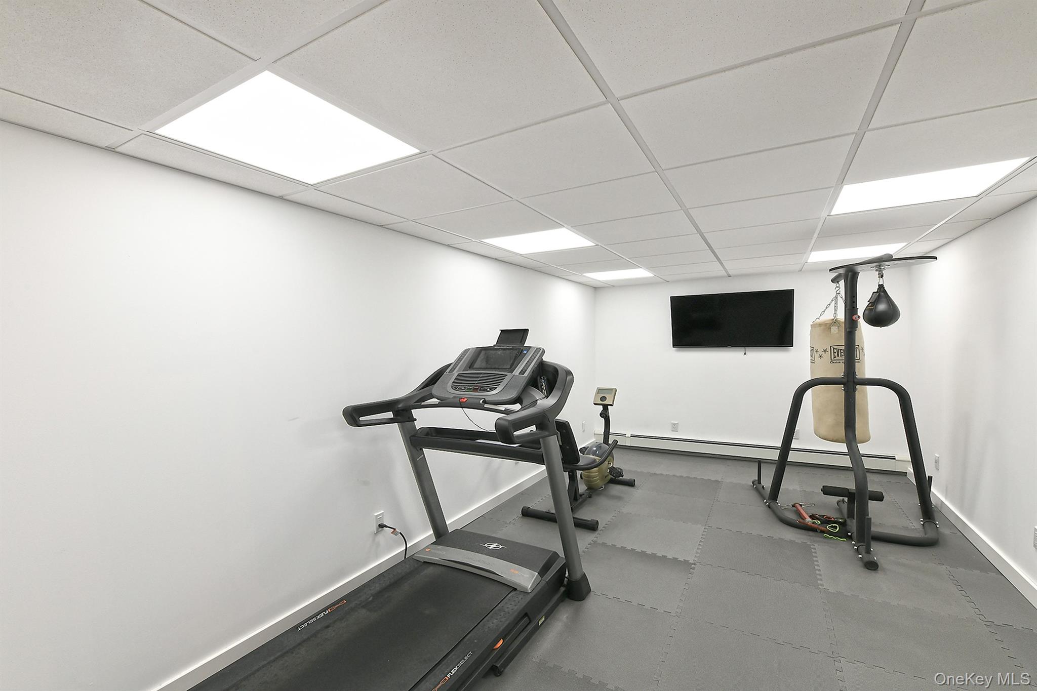 18 W Mall Drive, Huntington, NY 11743