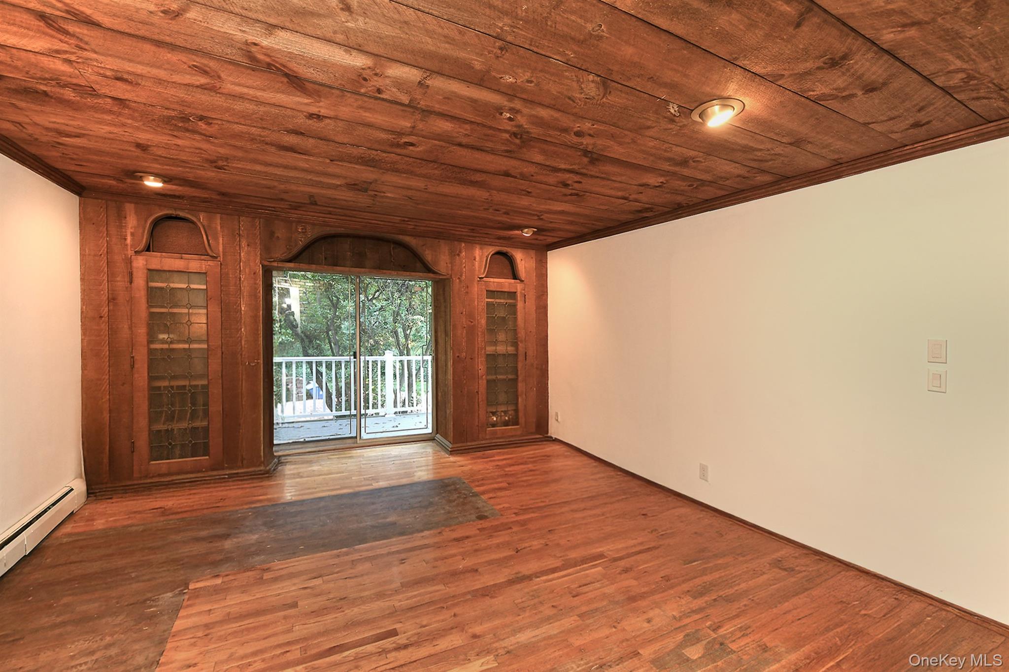 18 W Mall Drive, Huntington, NY 11743