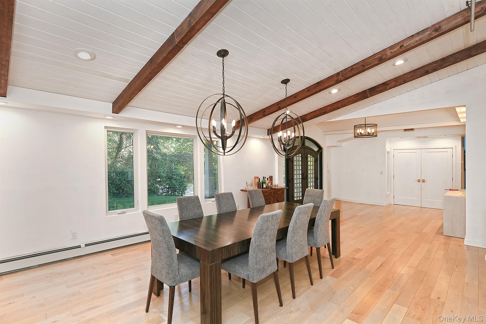 18 W Mall Drive, Huntington, NY 11743