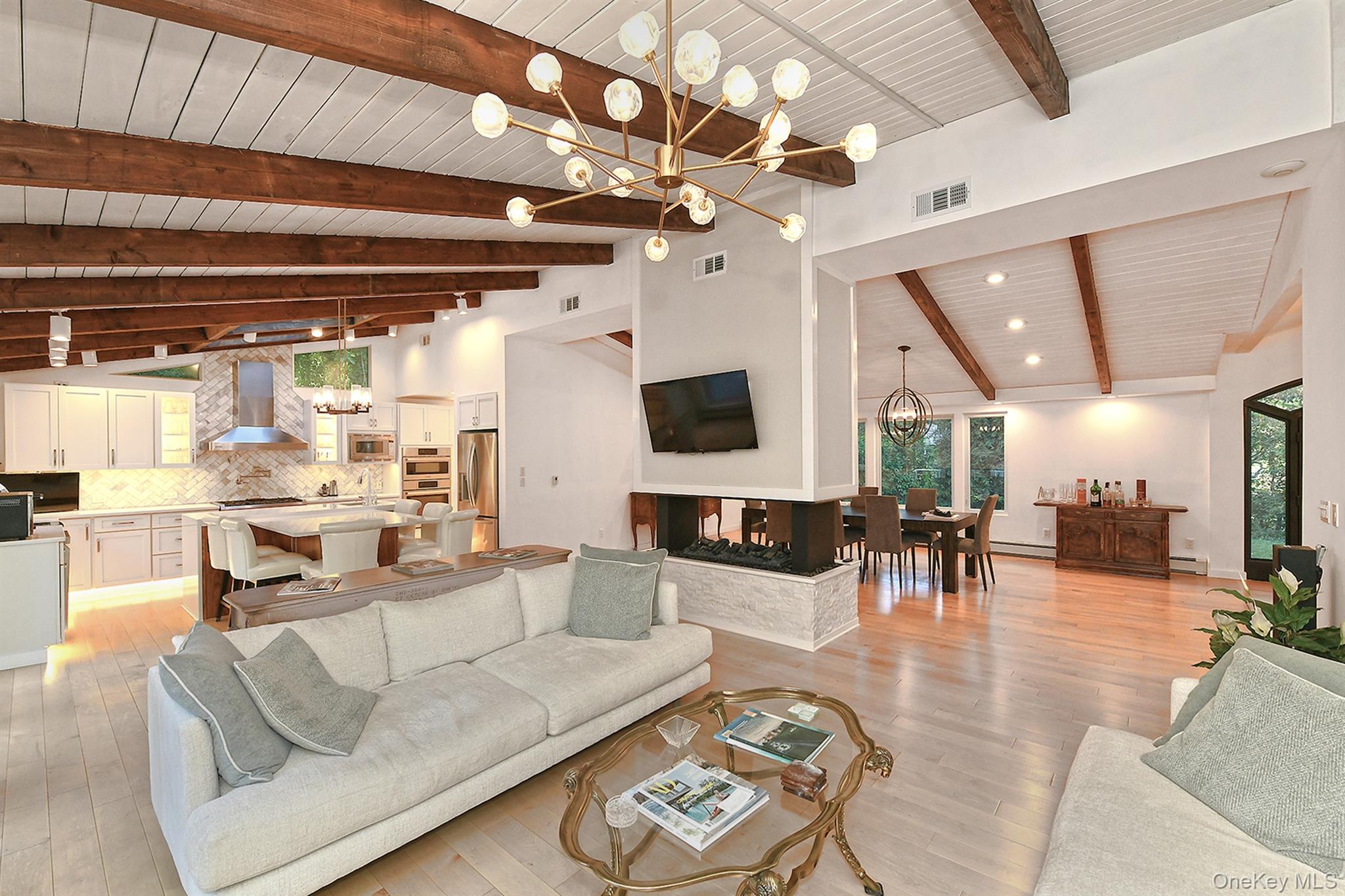 18 W Mall Drive, Huntington, NY 11743