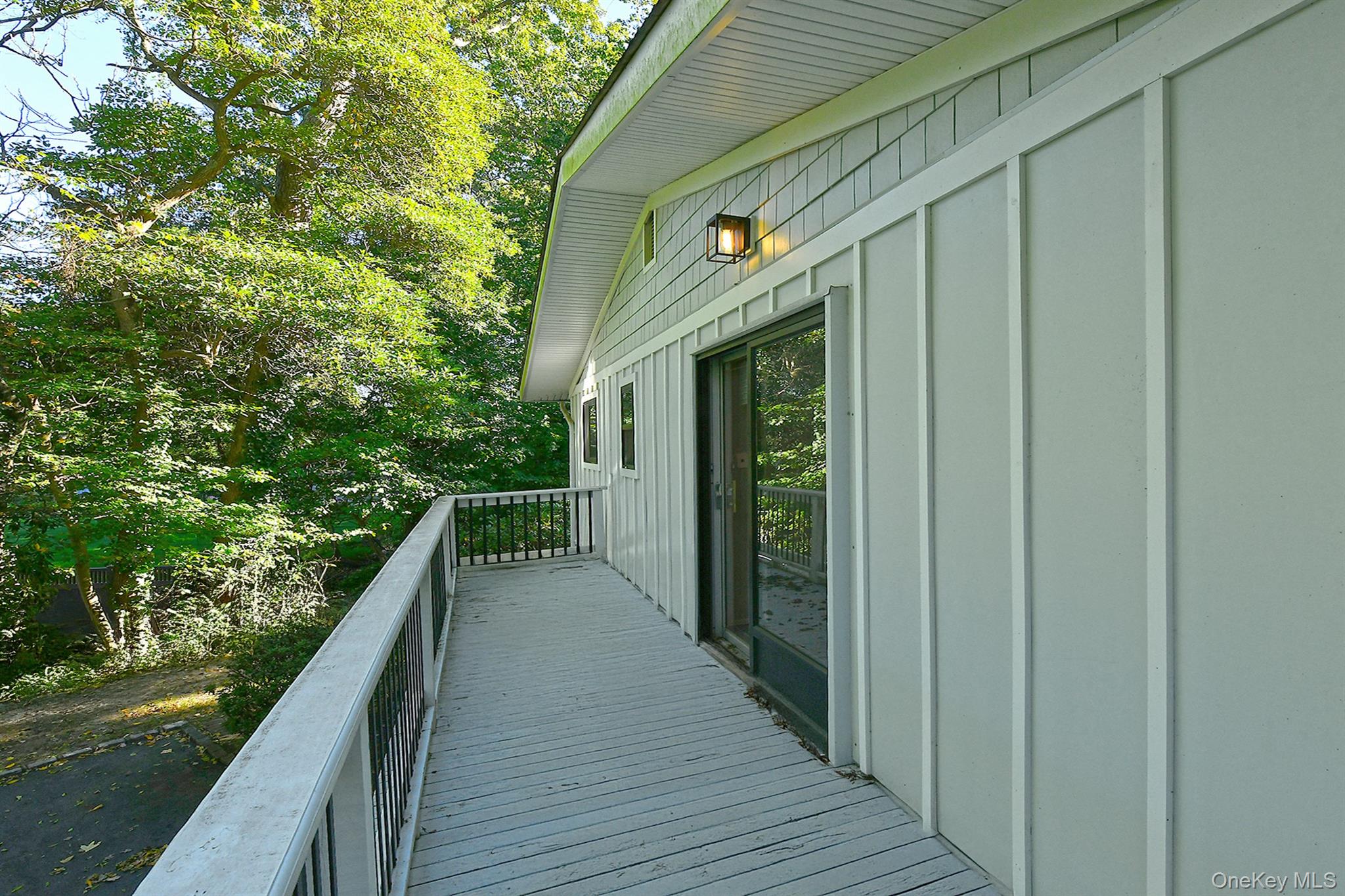 18 W Mall Drive, Huntington, NY 11743