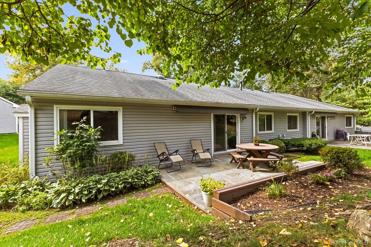 141 Flintlock Way # B, Yorktown Heights, NY 10598