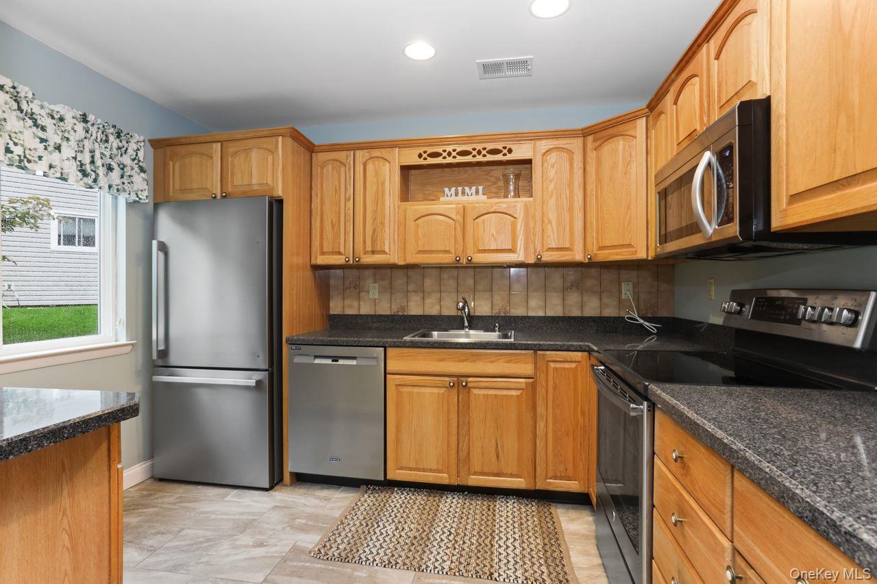 141 Flintlock Way # B, Yorktown Heights, NY 10598