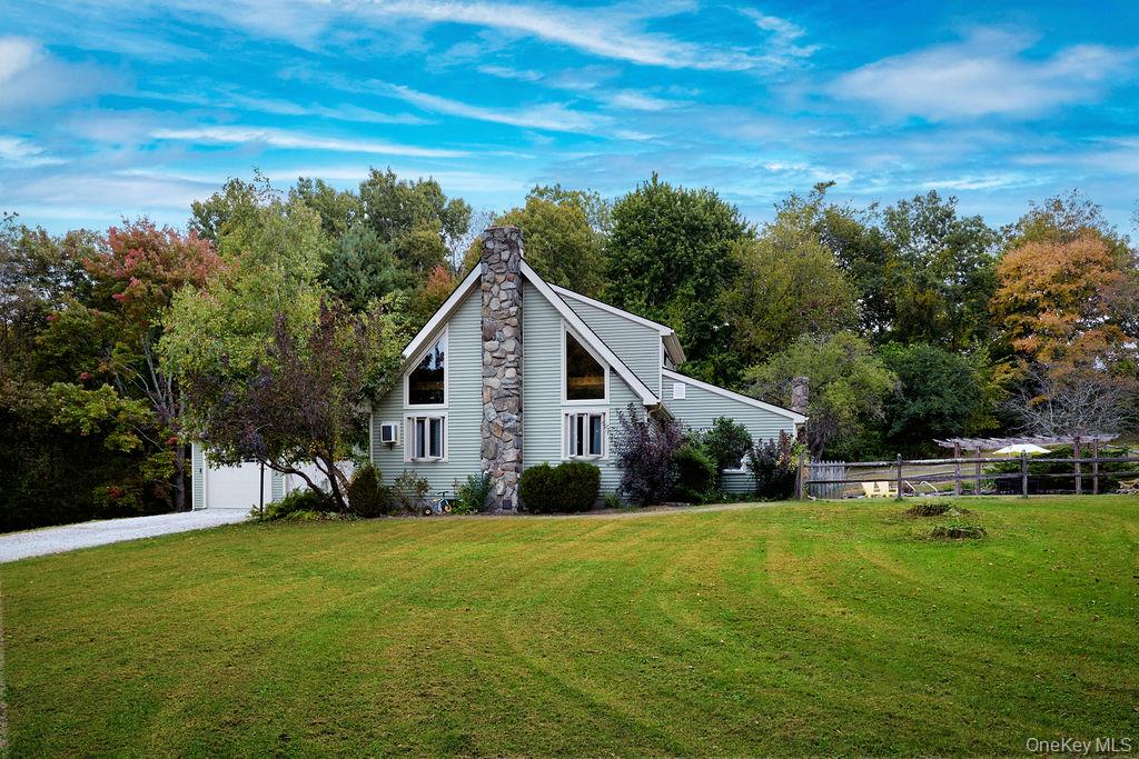 30 Velie Road, Lagrangeville, NY 12540