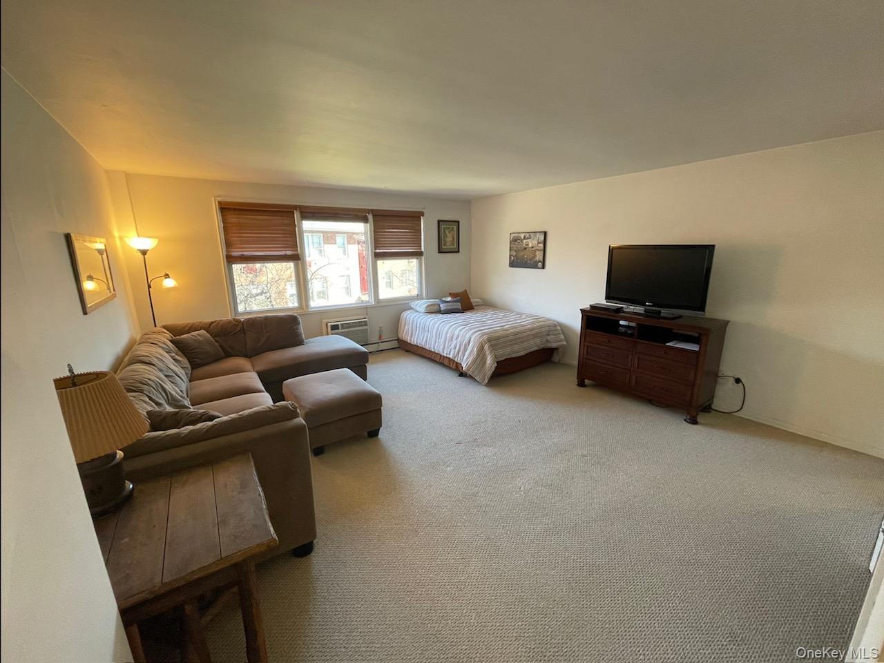 61 Maine Avenue # F25, Rockville Centre, NY 11570