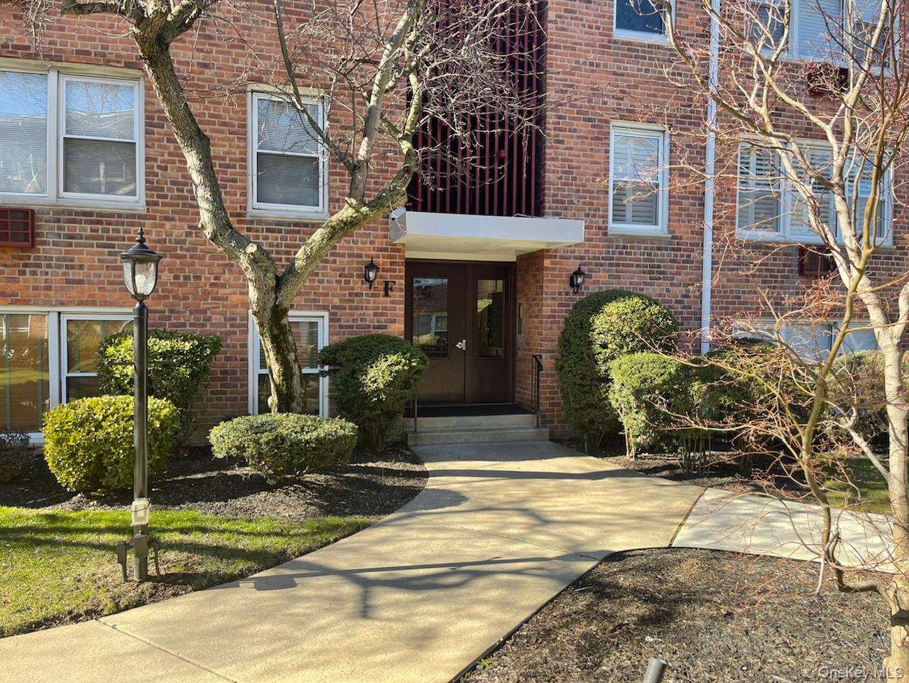 61 Maine Avenue # F25, Rockville Centre, NY 11570
