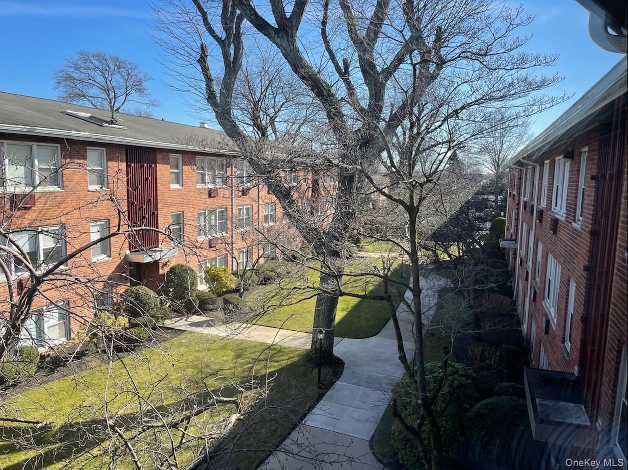 61 Maine Avenue # F25, Rockville Centre, NY 11570