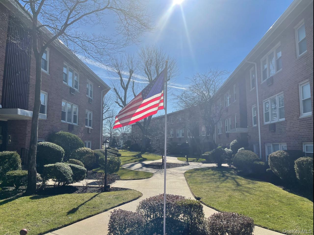 61 Maine Avenue # F25, Rockville Centre, NY 11570