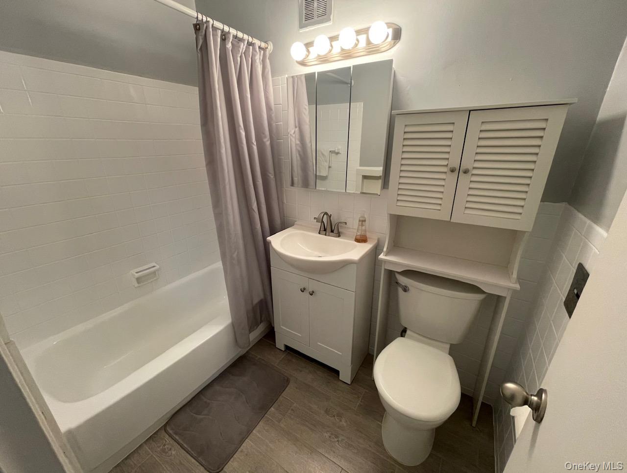 61 Maine Avenue # F25, Rockville Centre, NY 11570