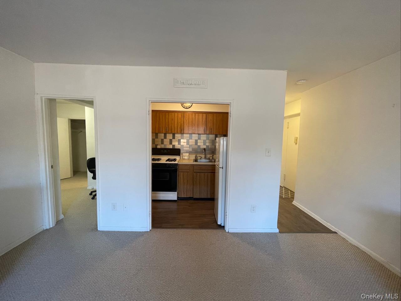 61 Maine Avenue # F25, Rockville Centre, NY 11570