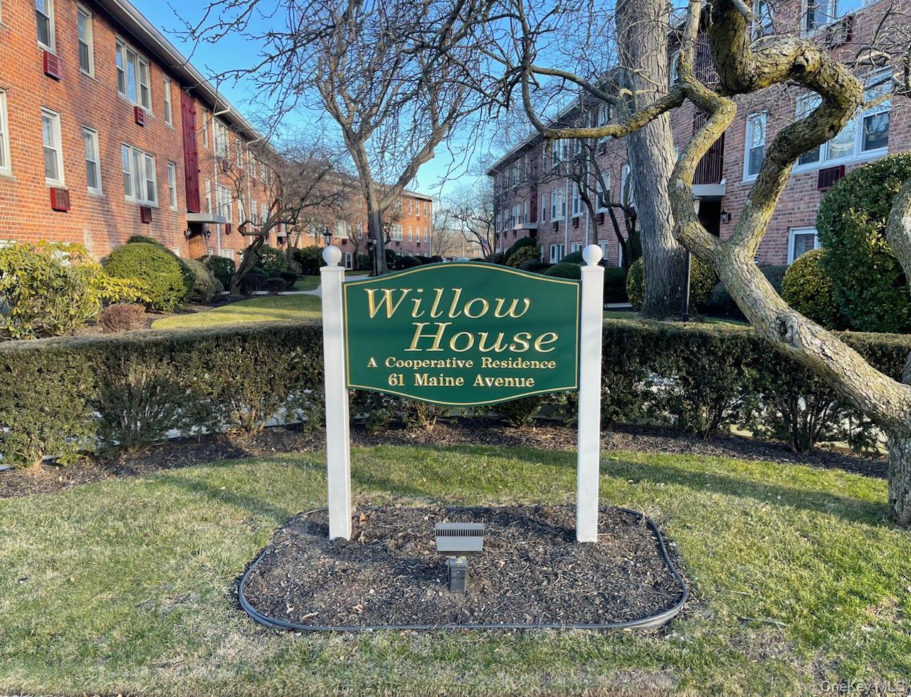 61 Maine Avenue # F25, Rockville Centre, NY 11570