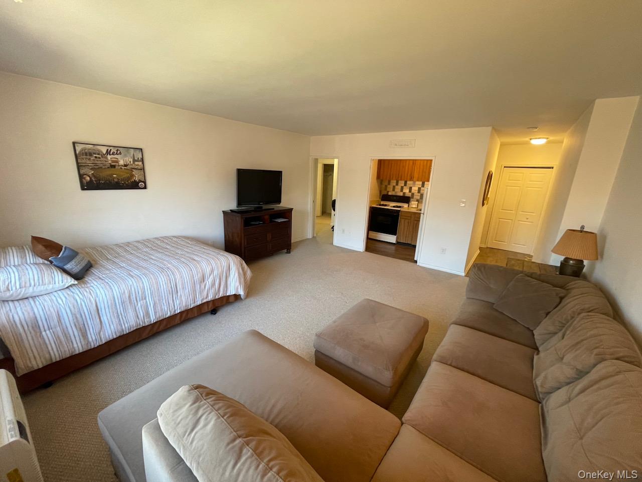 61 Maine Avenue # F25, Rockville Centre, NY 11570