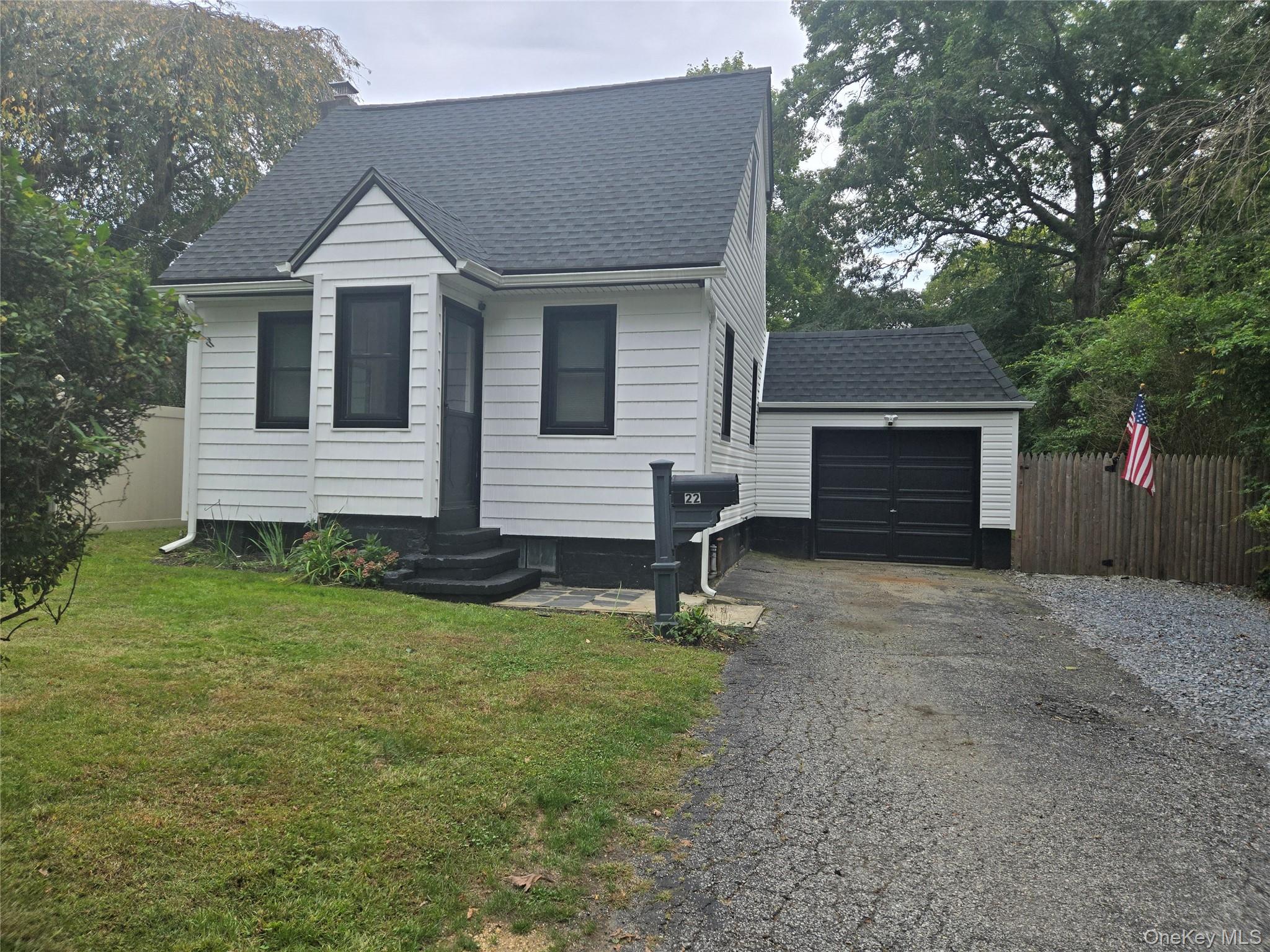 22 Roseville Avenue, Saint James, NY 11780