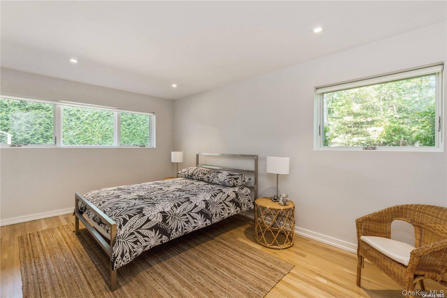 19 Woodland Way, Quogue, NY 11959