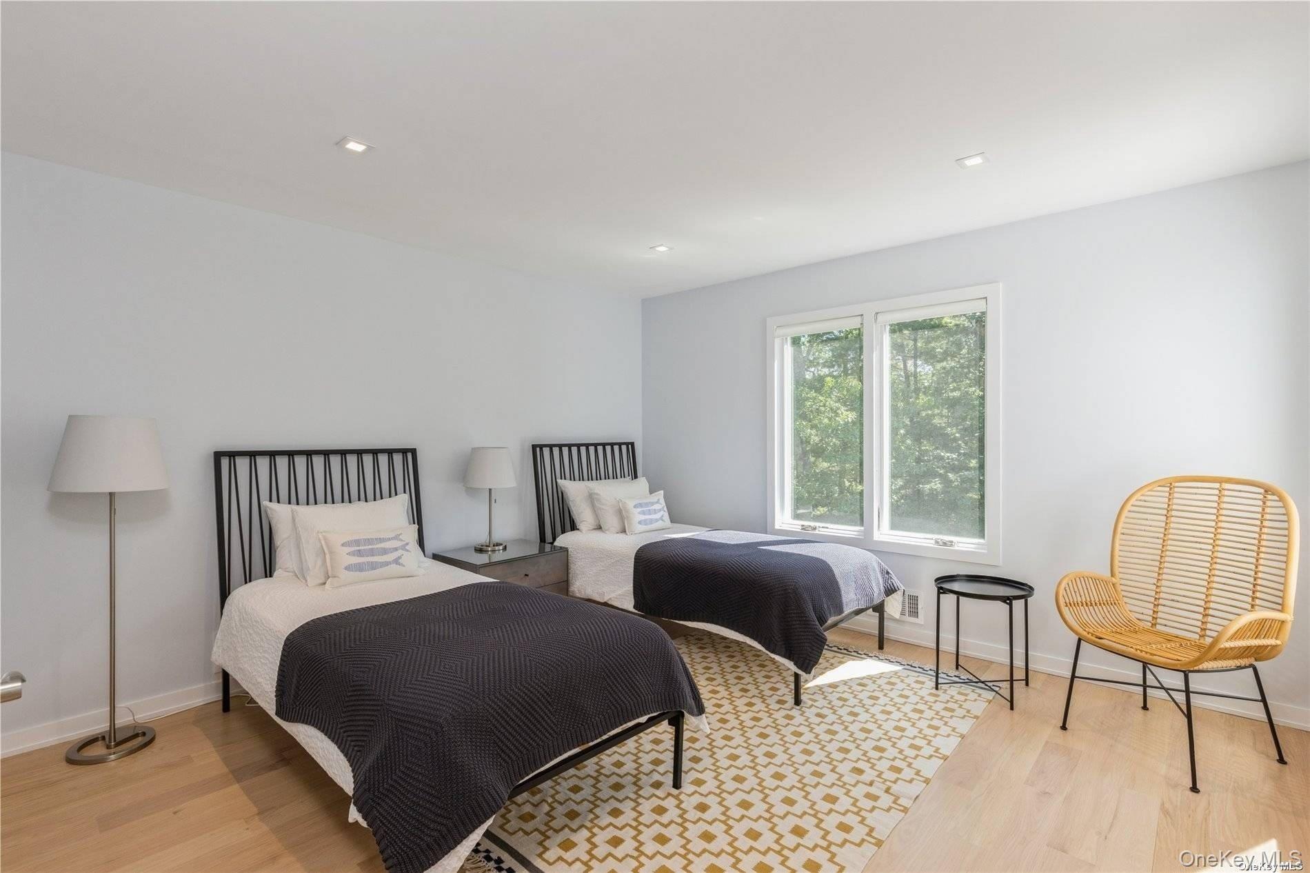 19 Woodland Way, Quogue, NY 11959